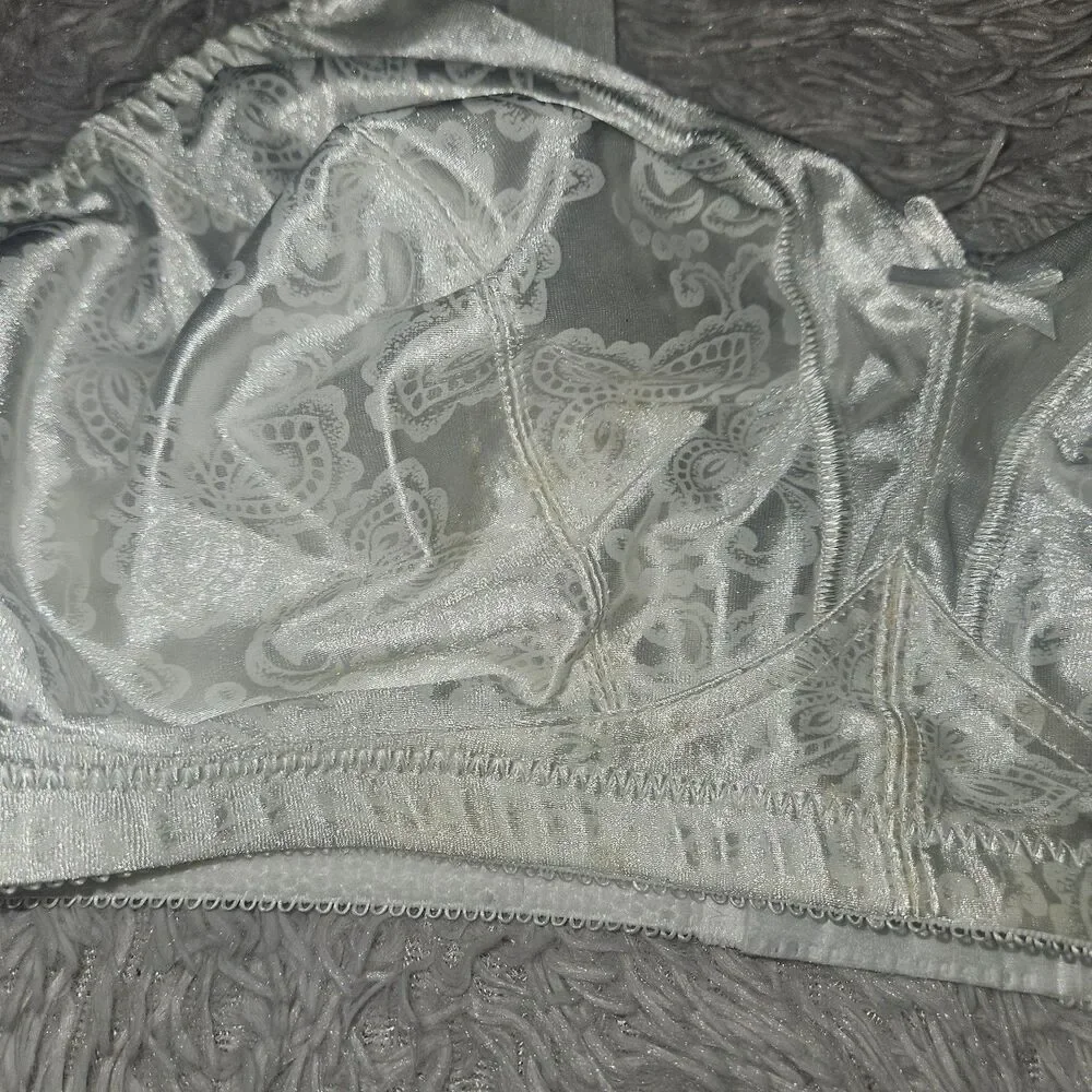 NWT Bali Women's Wirefree Bra Size 38DD White Floral Paisley Print Set of 2 Vtg
